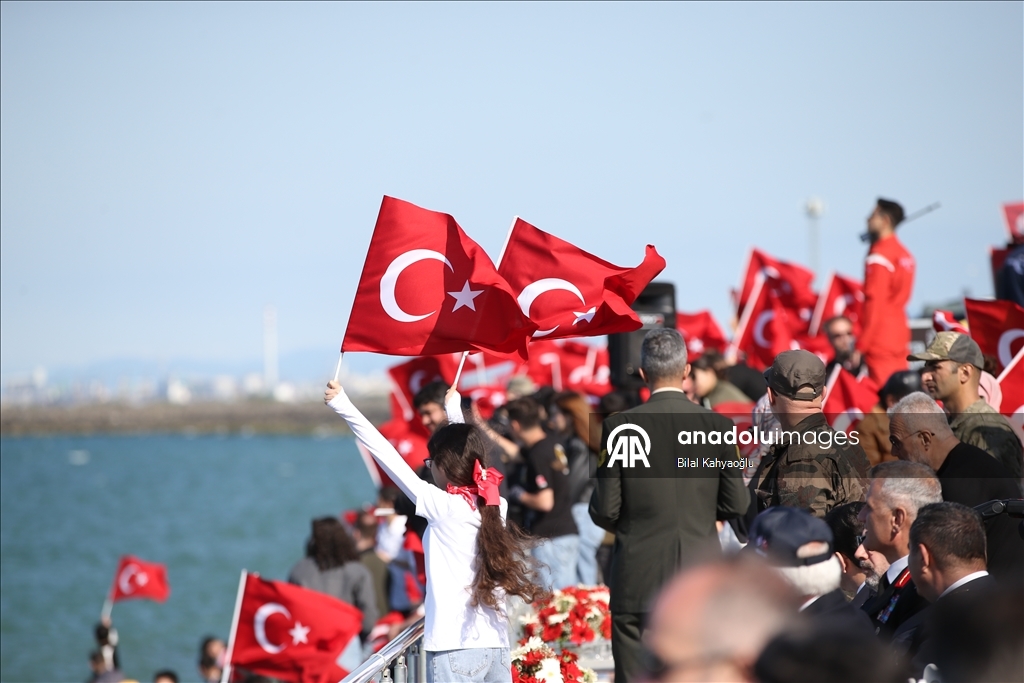 Türk Yıldızları ve SOLOTÜRK, Samsun semalarında gösteri uçuşu yaptı