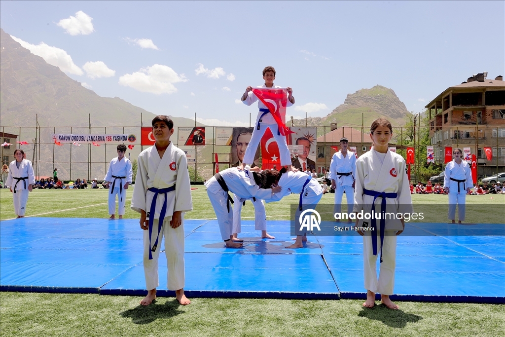 Hakkari'de 19 Mayıs Atatürk'ü Anma, Gençlik ve Spor Bayramı kutlandı