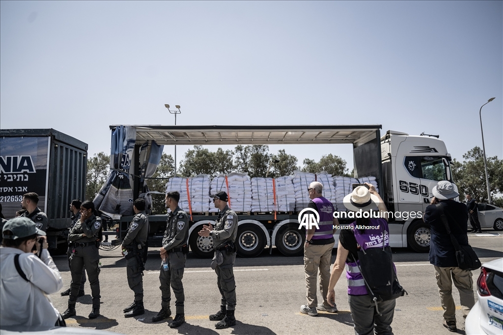 Aşırı sağcı İsrailliler, Gazze'ye giden yardım tırlarını engellemeye çalışıyor