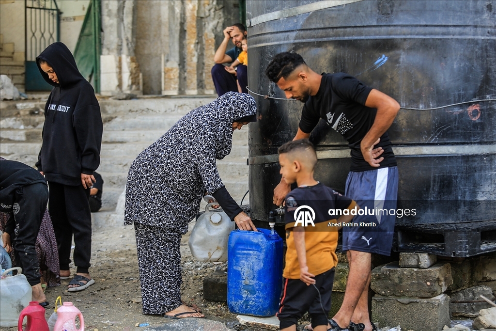 İsrail saldırıları altındaki Gazze'de su krizi devam ediyor