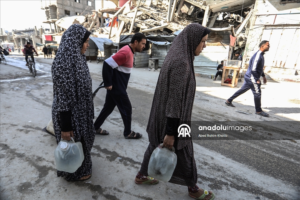 İsrail saldırıları altındaki Gazze'de su krizi devam ediyor