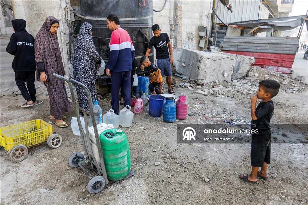 İsrail saldırıları altındaki Gazze'de su krizi devam ediyor