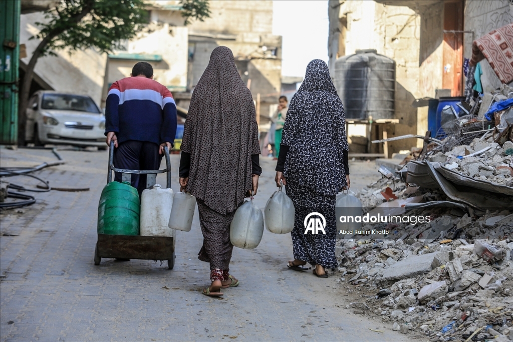 İsrail saldırıları altındaki Gazze'de su krizi devam ediyor
