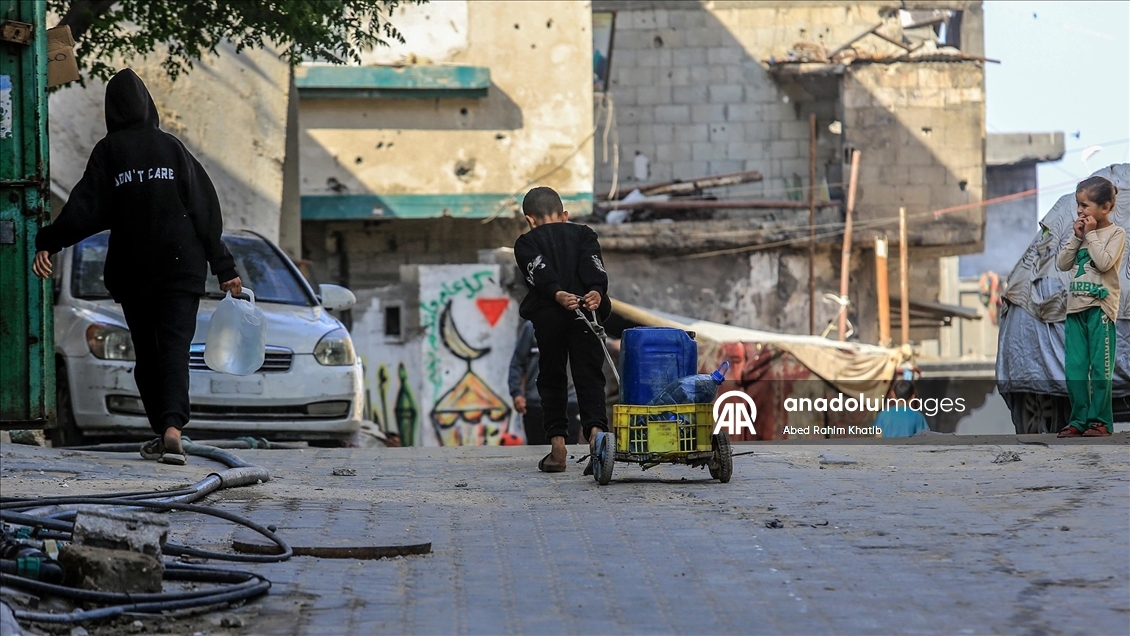 İsrail saldırıları altındaki Gazze'de su krizi devam ediyor