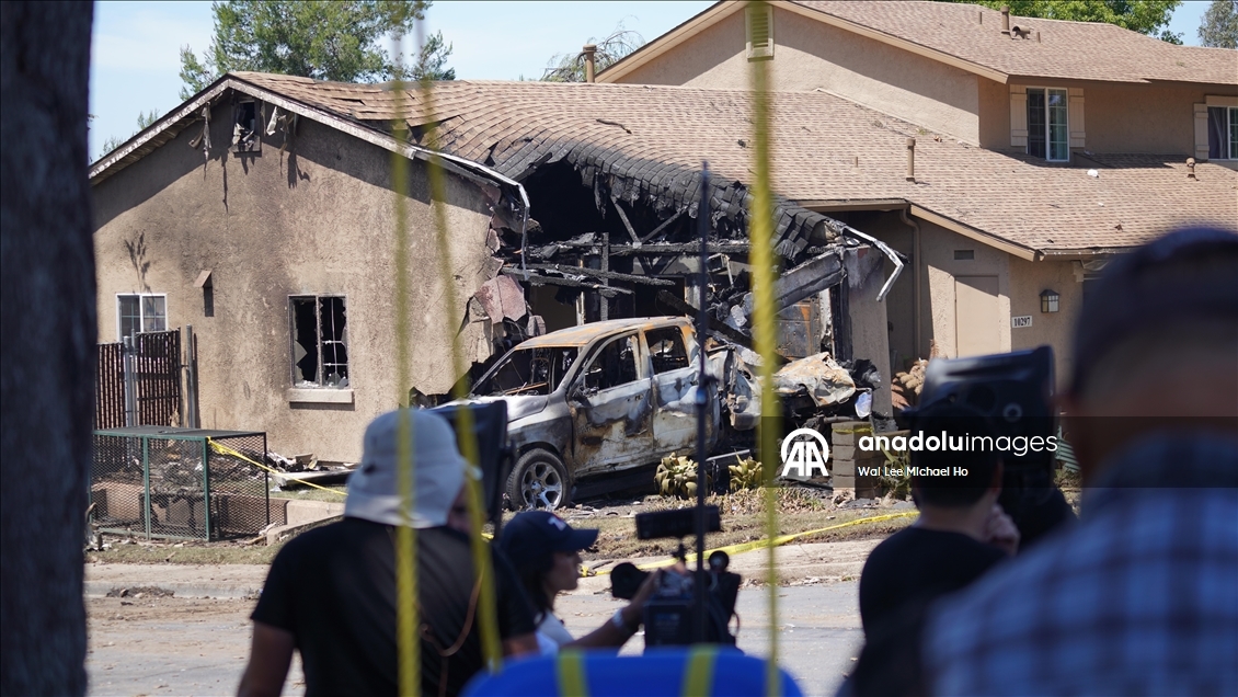 ABD'nin California eyaletinde küçük uçak yerleşim yerine düştü