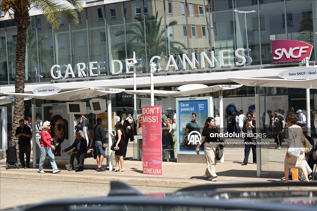 Fransa'nın Alpes-Maritimes bölgesinde, Cannes da dahil olmak üzere geniş çaplı bir elektrik kesintisi yaşandı