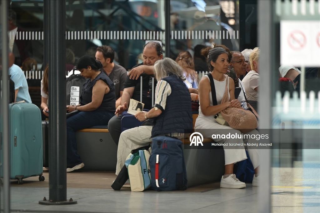 Fransa'nın Alpes-Maritimes bölgesinde, Cannes da dahil olmak üzere geniş çaplı bir elektrik kesintisi yaşandı