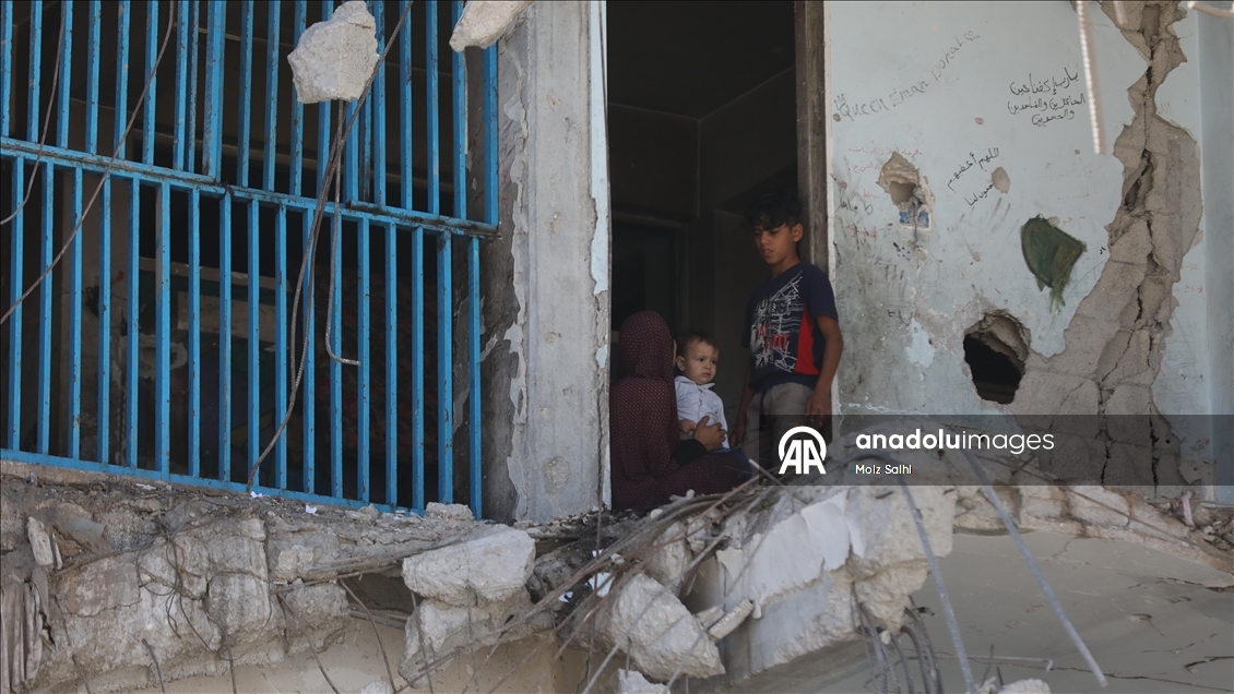 İsrail saldırılarında UNRWA okuluna sığınan Filistinlilerin zorlu yaşam mücadelesi