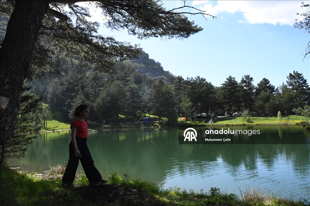 Altınpınar Limni Gölü turizm sezonunun ilk misafirlerini ağırlıyor