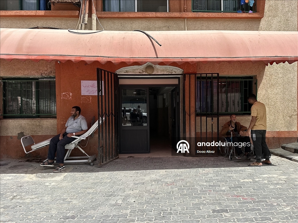 Han Yunus'taki Nasır Hastanesi, kısıtlı imkanlara rağmen diyaliz hastalarına hizmet vermeyi sürdürüyor