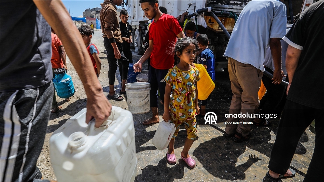 Han Yunus kentindeki Filistinlilere su dağıtıldı