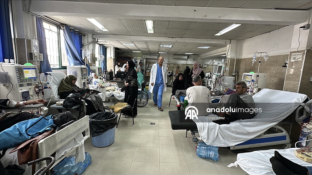 Han Yunus'taki Nasır Hastanesi, kısıtlı imkanlara rağmen diyaliz hastalarına hizmet vermeyi sürdürüyor