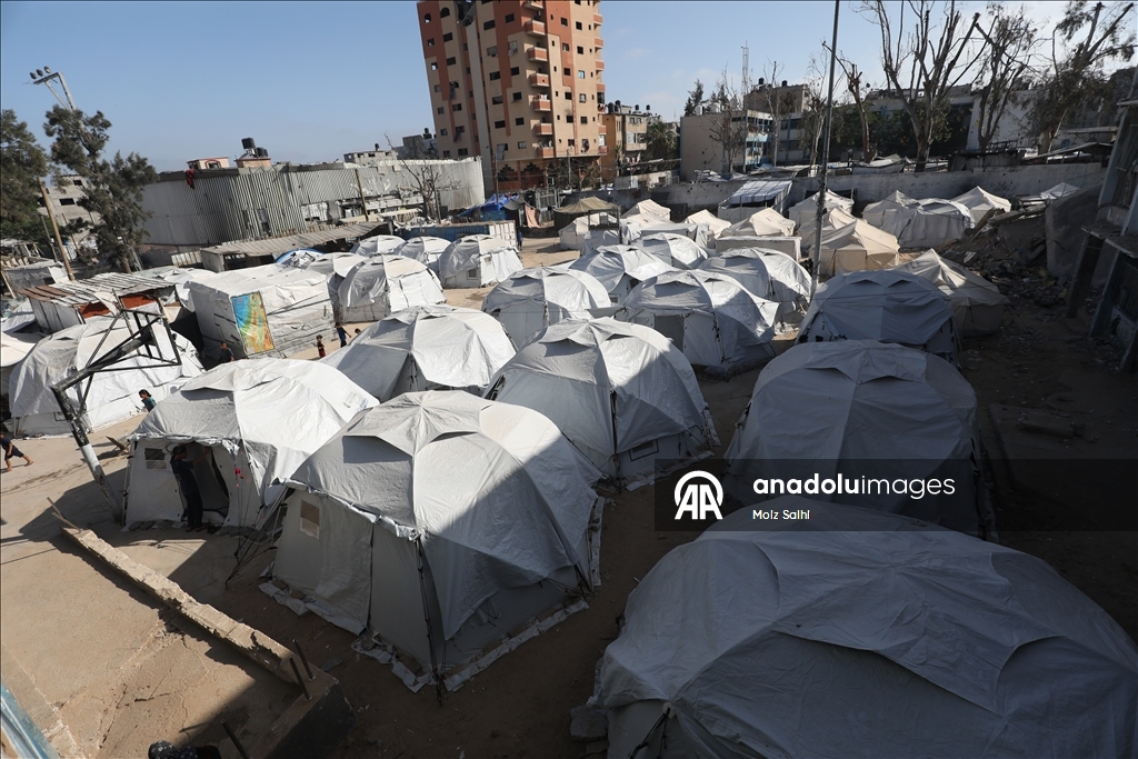 İsrail saldırılarında UNRWA okuluna sığınan Filistinlilerin zorlu yaşam mücadelesi