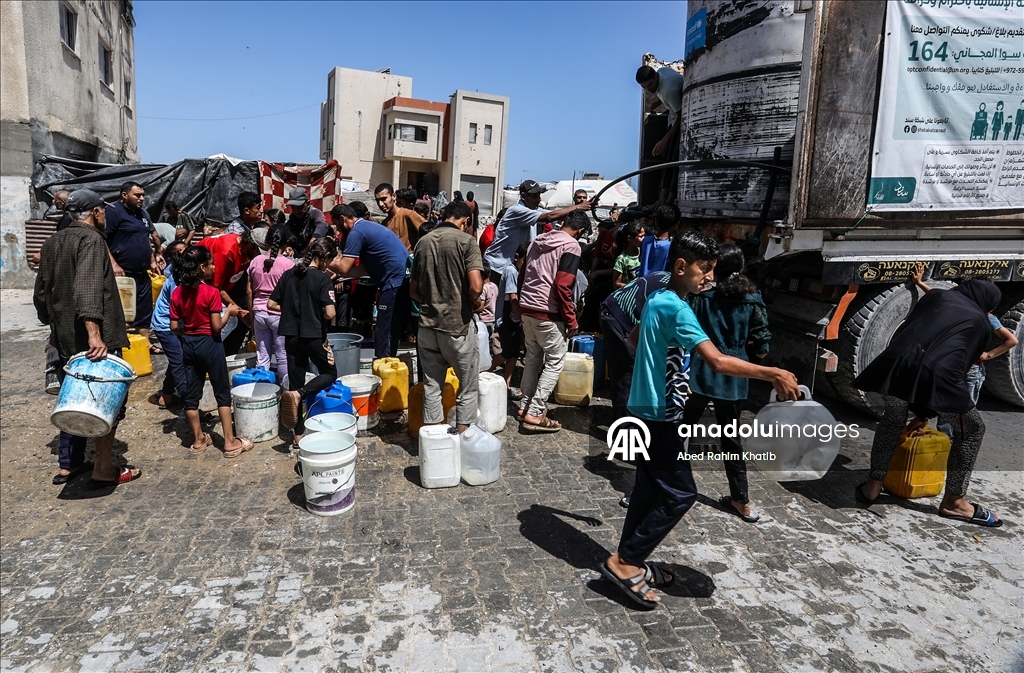 Han Yunus kentindeki Filistinlilere su dağıtıldı
