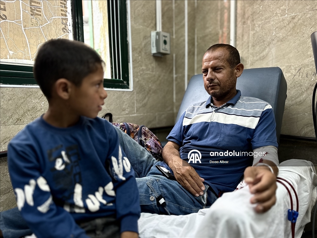 Han Yunus'taki Nasır Hastanesi, kısıtlı imkanlara rağmen diyaliz hastalarına hizmet vermeyi sürdürüyor