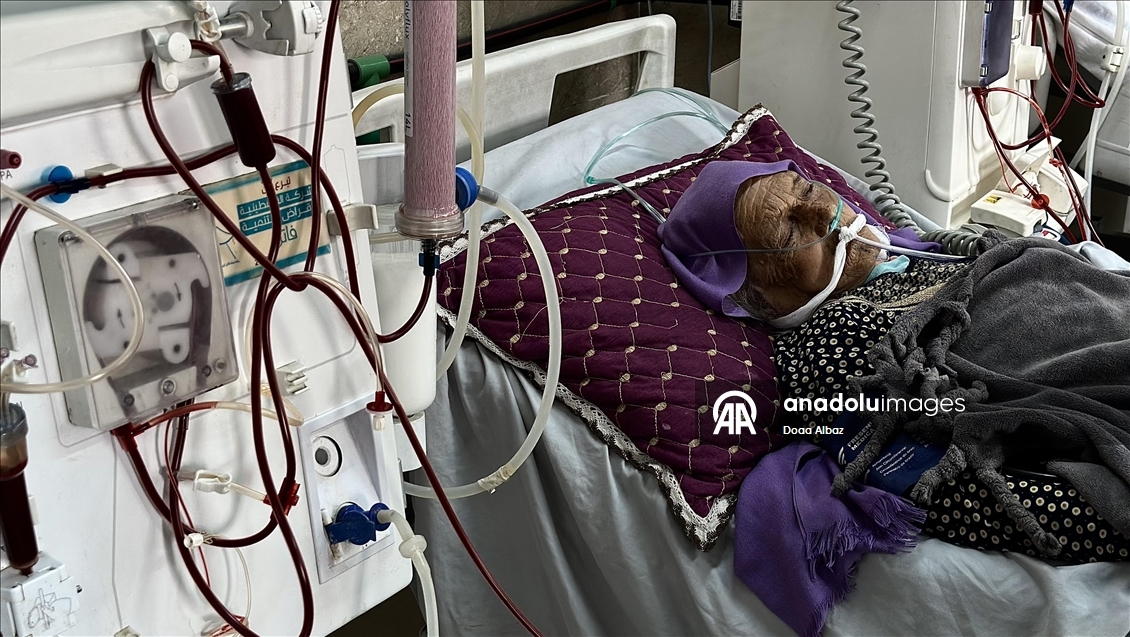 Han Yunus'taki Nasır Hastanesi, kısıtlı imkanlara rağmen diyaliz hastalarına hizmet vermeyi sürdürüyor