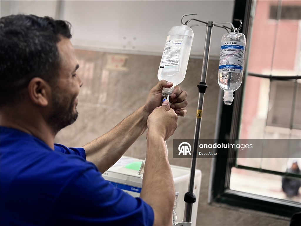 Han Yunus'taki Nasır Hastanesi, kısıtlı imkanlara rağmen diyaliz hastalarına hizmet vermeyi sürdürüyor