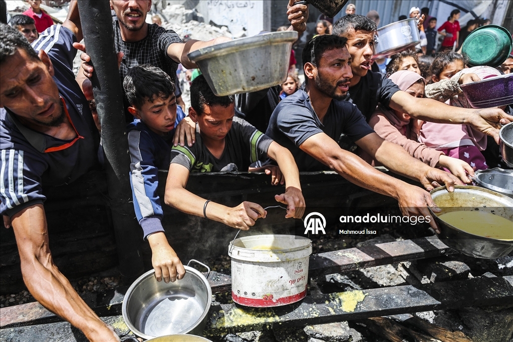 İsrail'in saldırıları ve açlığın pençesi arasında kalan Gazze'deki Filistinliler