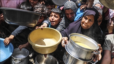 İsrail'in saldırıları ve açlığın pençesi arasında kalan Gazze'deki Filistinliler