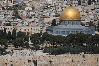 بذكرى احتلال القدس.. مئات المستوطنين الإسرائيليين يقتحمون الأقصى