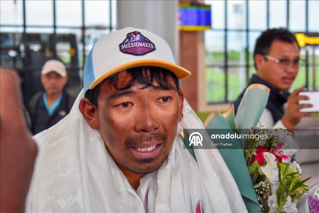 Nepalli Dağcı Tashi Galzen Sherpa’dan Everest’te yeni rekor