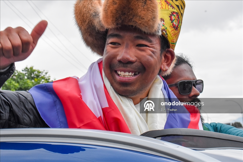 Nepalli Dağcı Tashi Galzen Sherpa’dan Everest’te yeni rekor