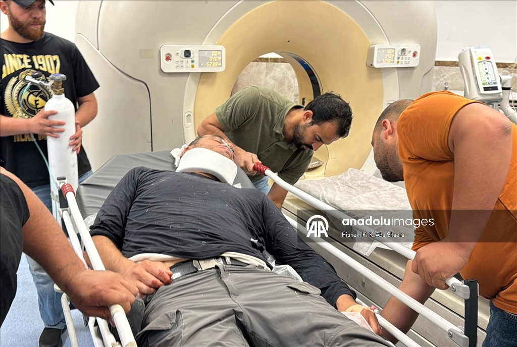 Anadolu photojournalist injured in an Israeli raid in West Bank