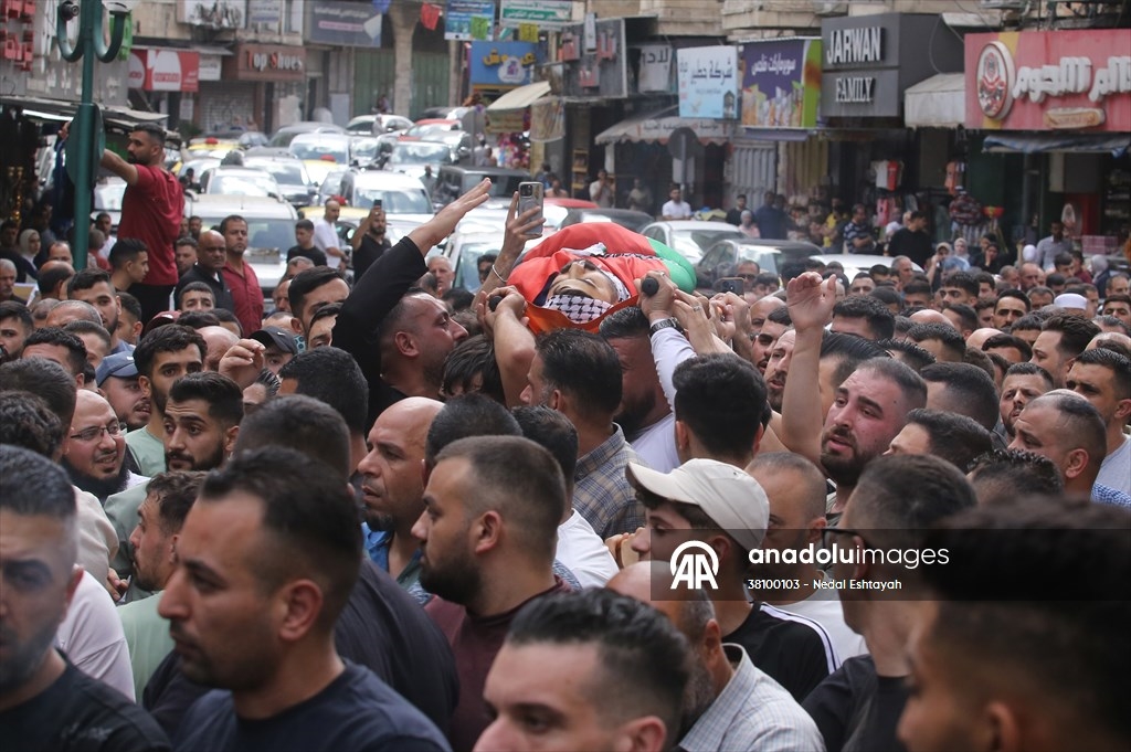 Palestinos despiden a Mahmoud Faisal Al Kharaz, asesinado en una redada del ejército israelí