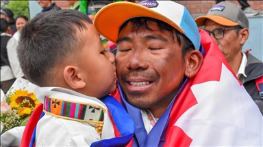 Nepalli Dağcı Tashi Galzen Sherpa’dan Everest’te yeni rekor