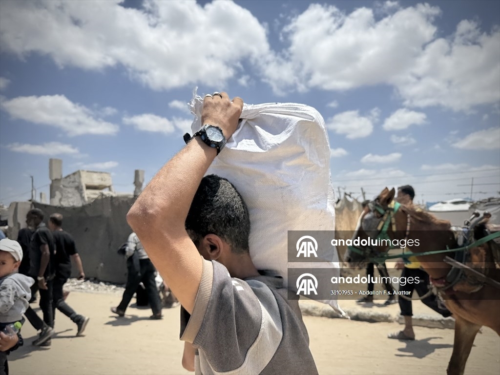 Palestinos acuden por segundo día consecutivo a punto de distribución de ayuda en Rafah 1
