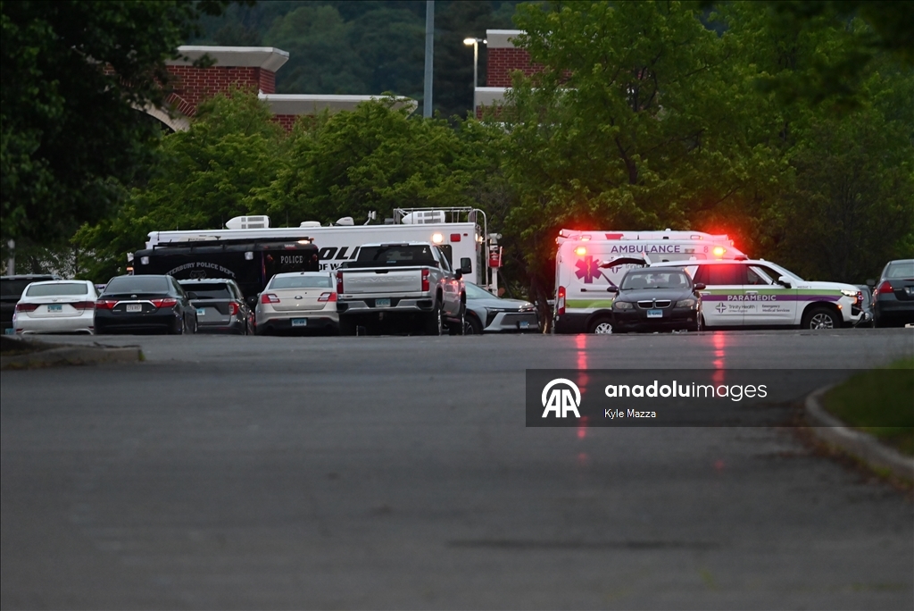 Connecticut'ta alışveriş merkezinde silahlı saldırı: 5 yaralı