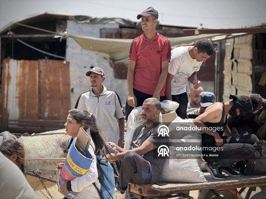 Palestinos acuden por segundo día consecutivo a punto de distribución de ayuda en Rafah 2