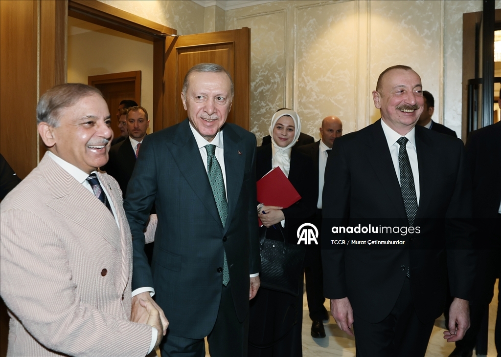 أردوغان يجتمع مع علييف وشريف في أذربيجان