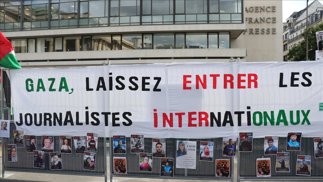 Paris’te Gazze protestosu