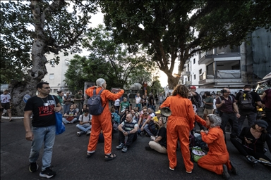 Israeli protesters storm ruling Likud party headquarters in Tel Aviv, demand hostage release deal