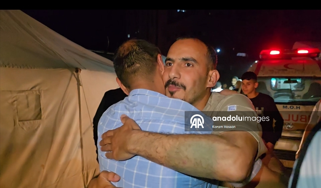 El-Avde Hastanesi'nden tahliye edilen hasta ve sağlıkçılar Gazze'de