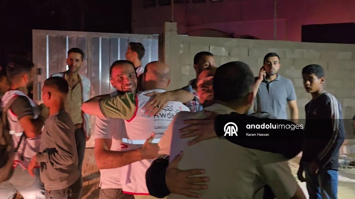 El-Avde Hastanesi'nden tahliye edilen hasta ve sağlıkçılar Gazze'de