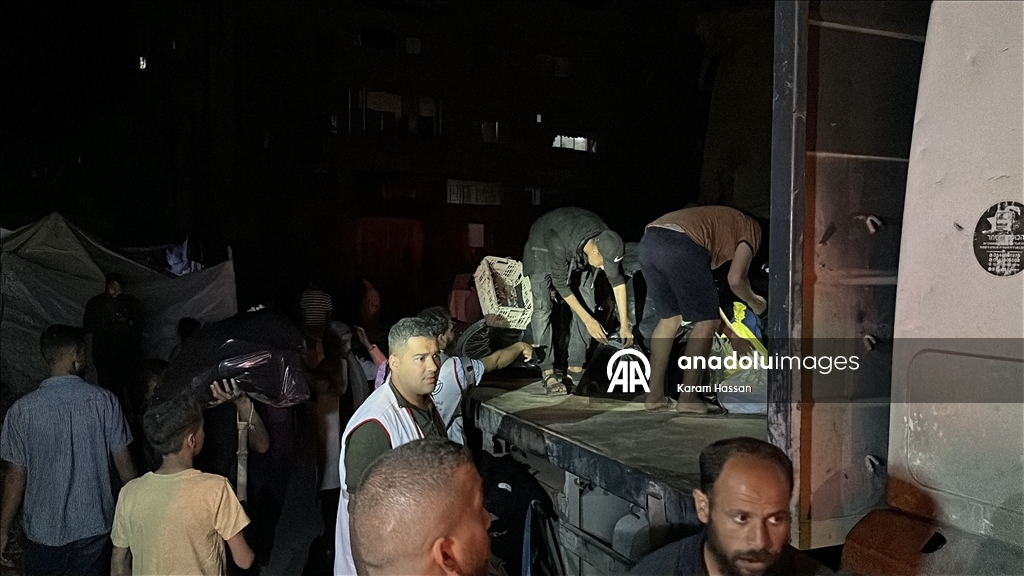 El-Avde Hastanesi'nden tahliye edilen hasta ve sağlıkçılar Gazze'de