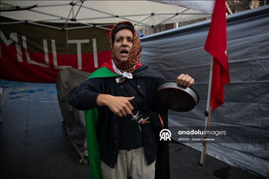 Cacerolazo pro-Palestina frente al Palacio Nacional en Ciudad de México