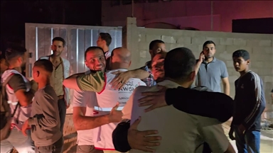 El-Avde Hastanesi'nden tahliye edilen hasta ve sağlıkçılar Gazze'de