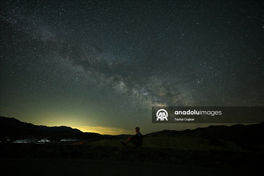 Death Valley'de yıldızlı gece