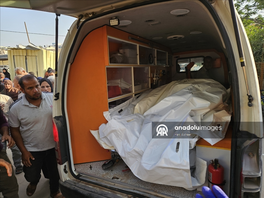 В районе Меваси в Рафахе открыт прямой огонь из бронетехники. Погибли не менее 30 палестинцев, еще 115 получили ранения