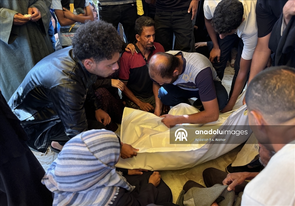 İsrail askerlerinin Gazze'de açtığı ateş sonucu onlarca Filistinli yaşamını yitirdi