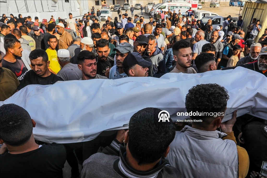 İsrail askerlerinin Gazze'de açtığı ateş sonucu onlarca Filistinli yaşamını yitirdi