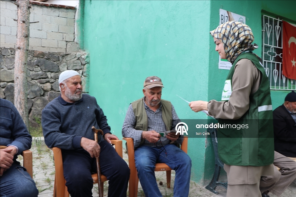 أتراك يحافظون على قريتهم خالية من التدخين منذ 10 سنوات