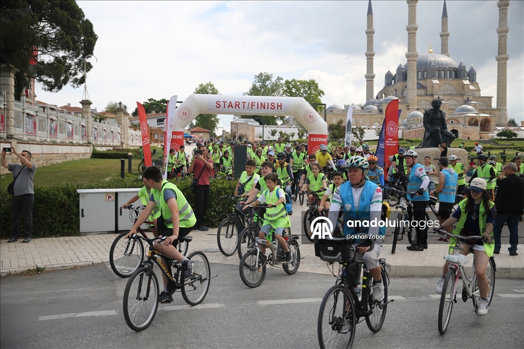 Edirne'de 12. Yeşilay Bisiklet Turu düzenlendi