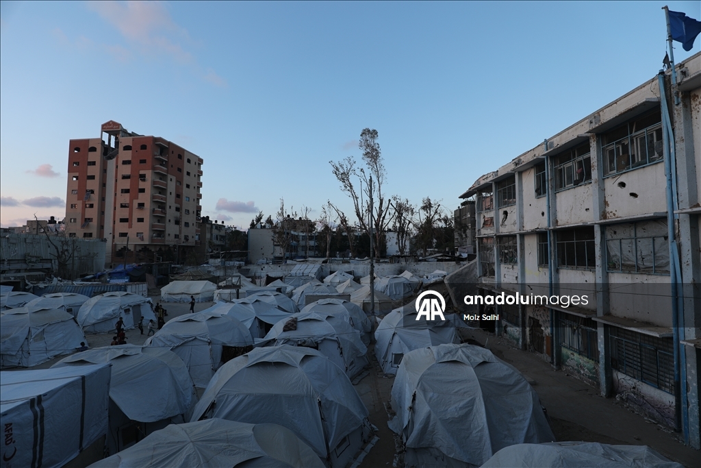 Gazze'de günlük yaşam savaşın gölgesinde devam ediyor