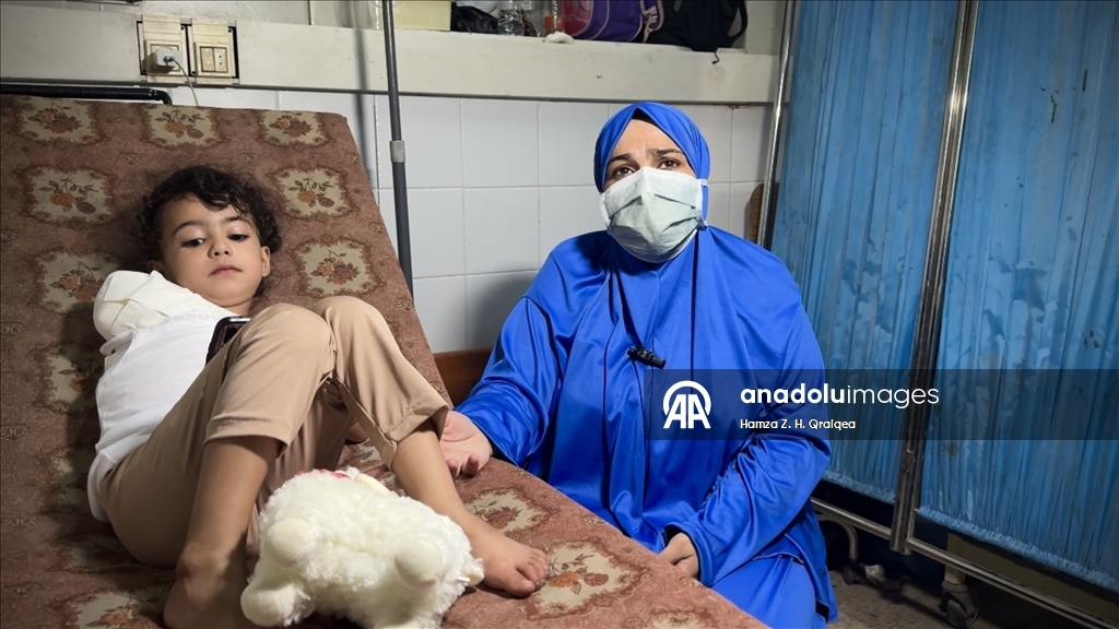 Gazze'de ailesinin umudu olan çocuk, İsrail saldırısında kolunu kaybetti