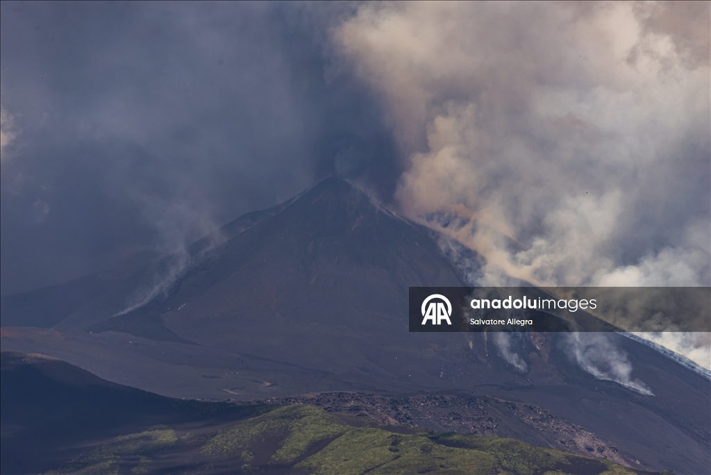 Mount Etna erupts again