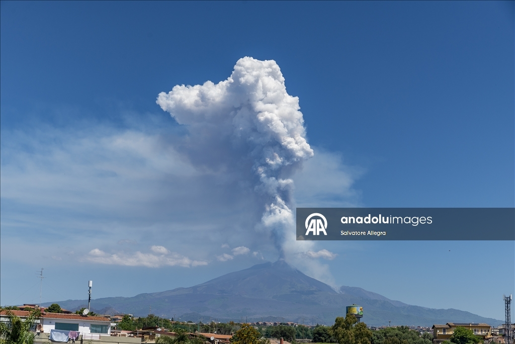 Mount Etna erupts again